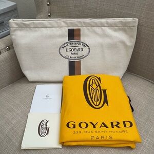 Goyar Pouch comes withh dust bag
